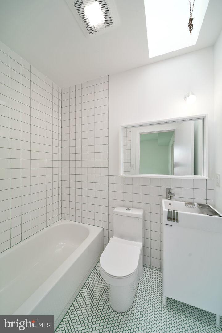 FISHTOWN - Residential Lease