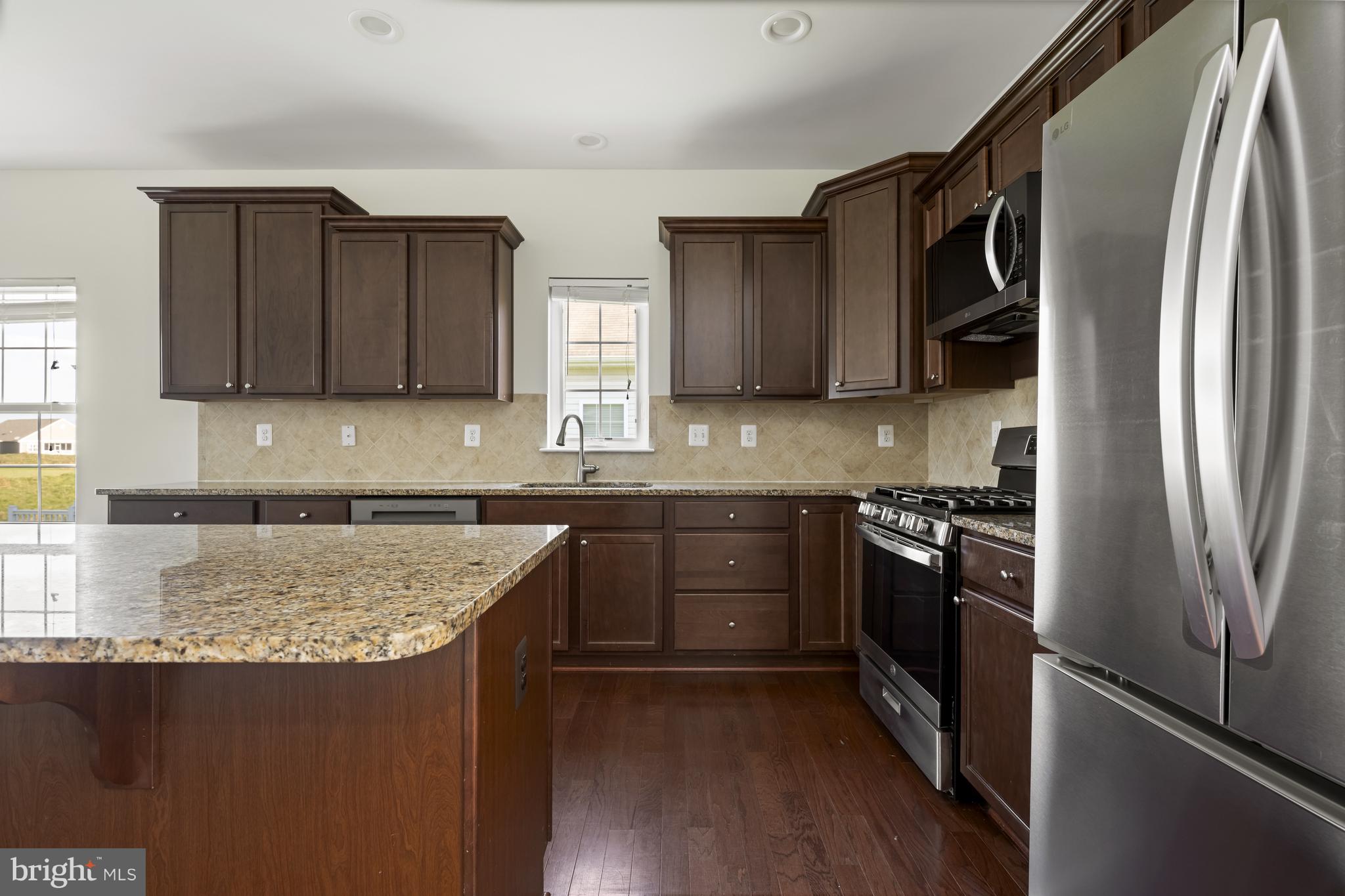 PLANTATION LAKES - Residential