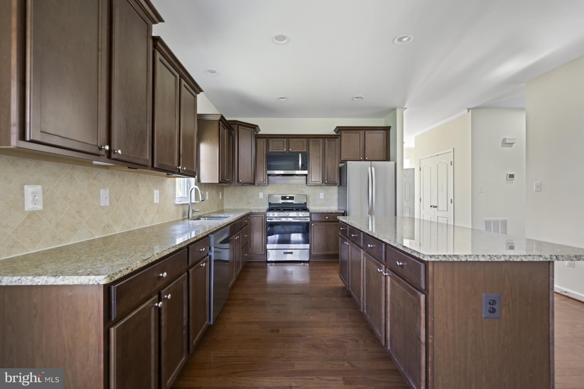 PLANTATION LAKES - Residential