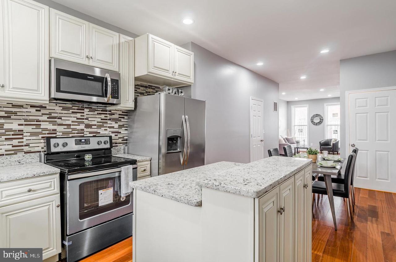 318 E 28TH STREET