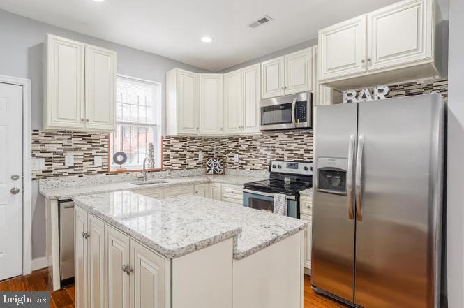 318 E 28TH STREET