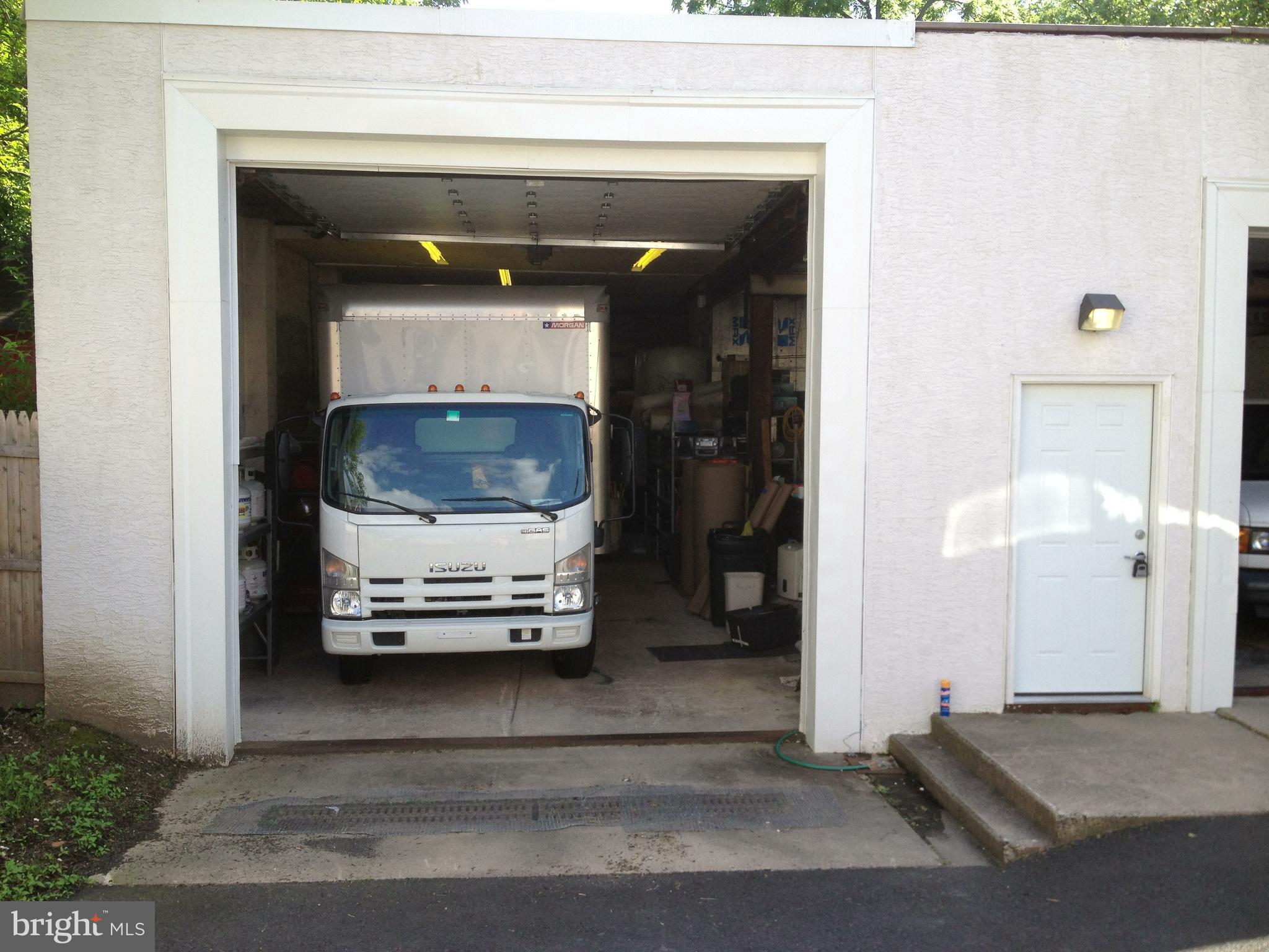 224 W GLENSIDE AVENUE