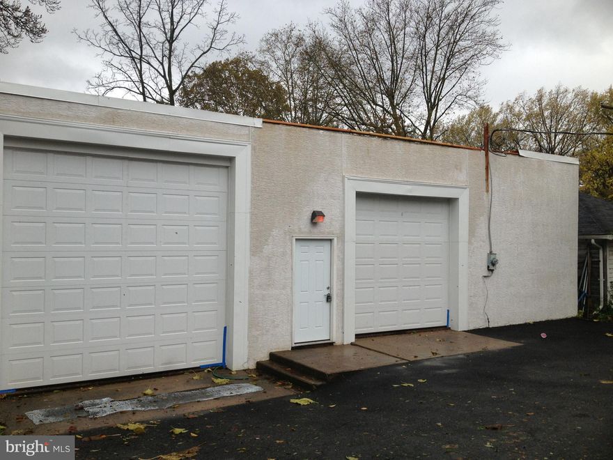 Hard to find Business / Storage building with a Residential income component property. Ideal for a small business owner looking to offset expenses with a residential rental income. The rear 3,000 warehouse has been operating as a storage warehouse for many years. There are 2 overhead doors for easy access and a rear parking lot for your vehicles.   
Please Verify all uses with Cheltenham Township.