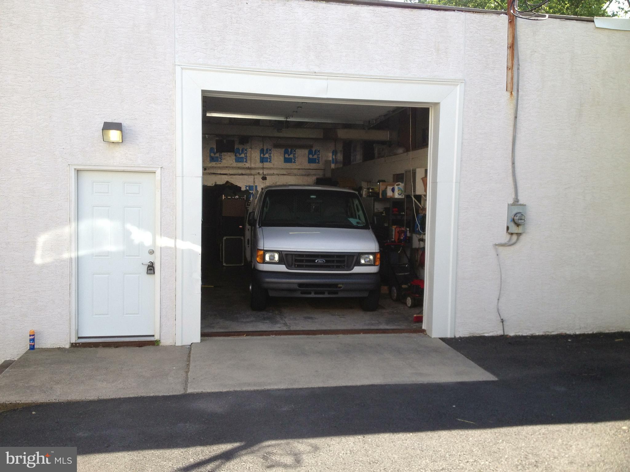 224 W GLENSIDE AVENUE