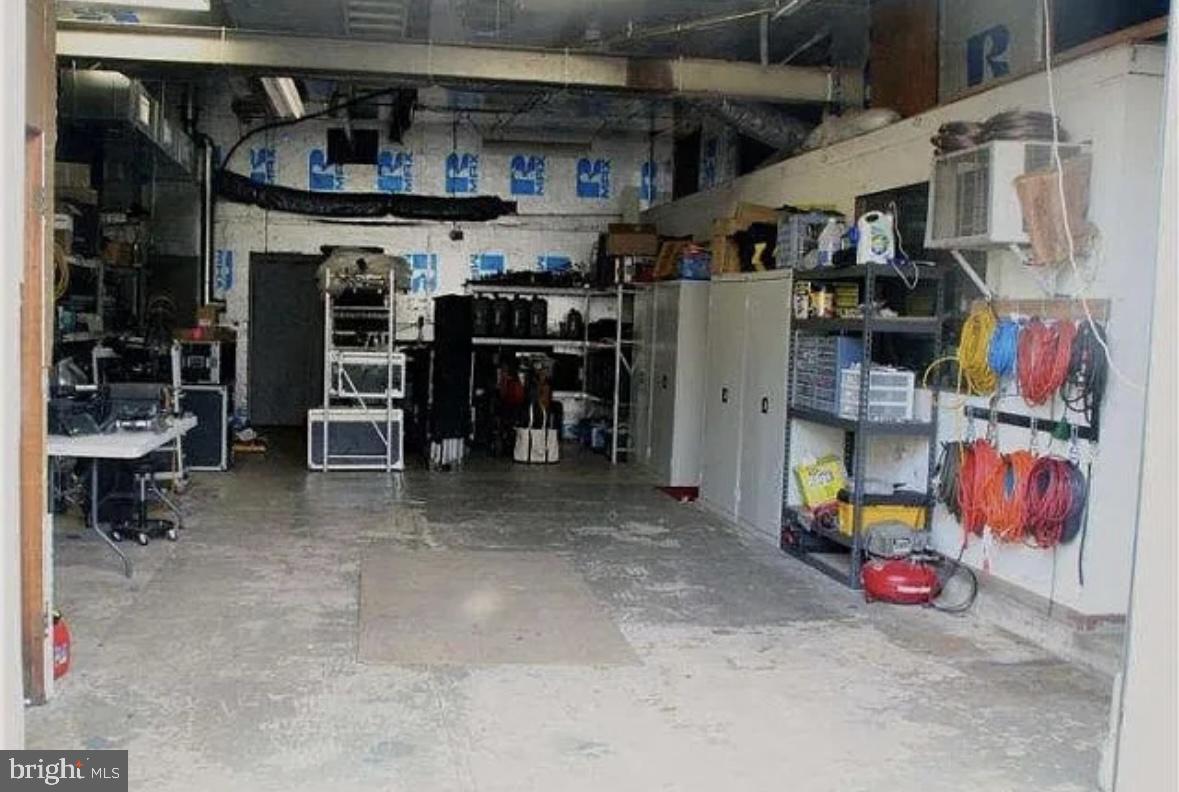 224 W GLENSIDE AVENUE