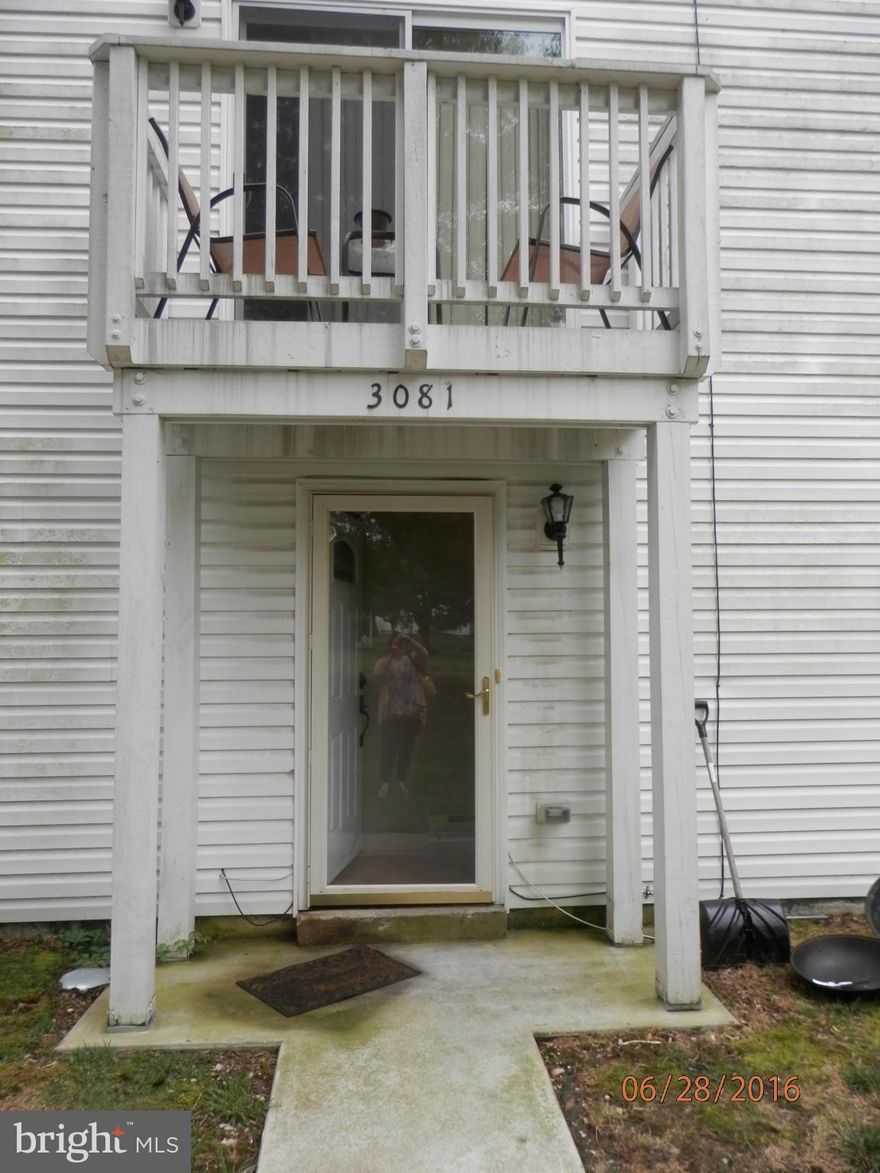 Updated  upper 2 bedroom unit.   Enter your private Foyer and immediately go up steps to unit.   The Living dining areas is carpeted.  Stainless steel appliances, including a built in microwave,  granite counter tops, tile floor in the updated kitchen.   The kitchen has a pass thru to living area.  Washer & dryer.      Living dining combo with sliders to balcony.  The bathroom is also updated tile walls and floor.  There are Ceiling fans in both bedrooms with good closet space.   Property is currently tenant occupied.  
LEAD FREE CERTIFICATE
Pictures are from previous time vacant.