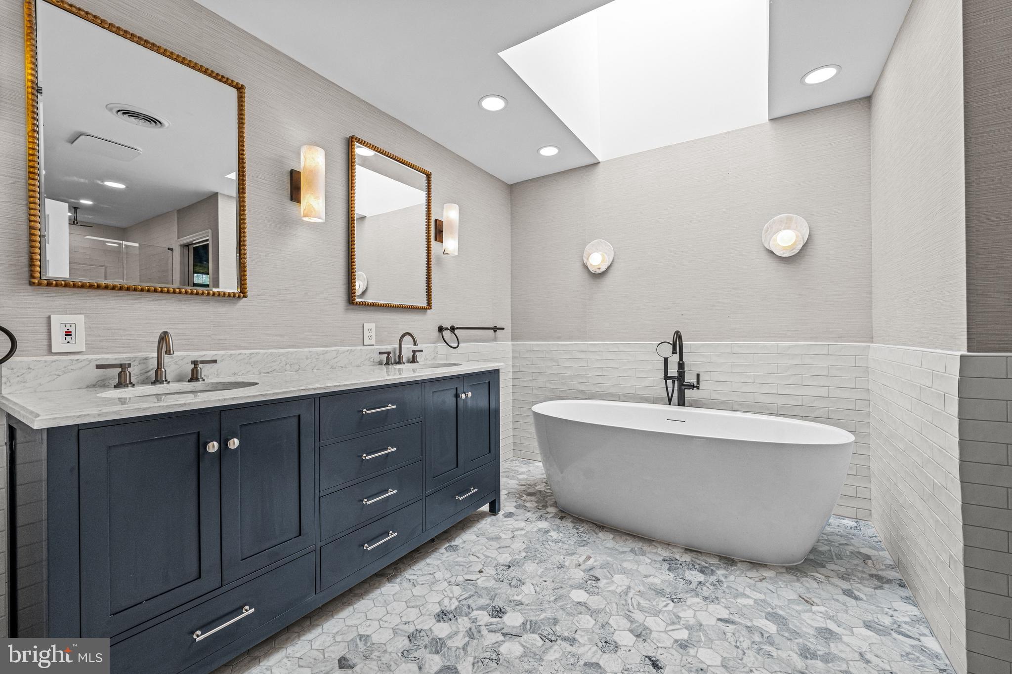 SOLEBURY FARMS EST - Residential