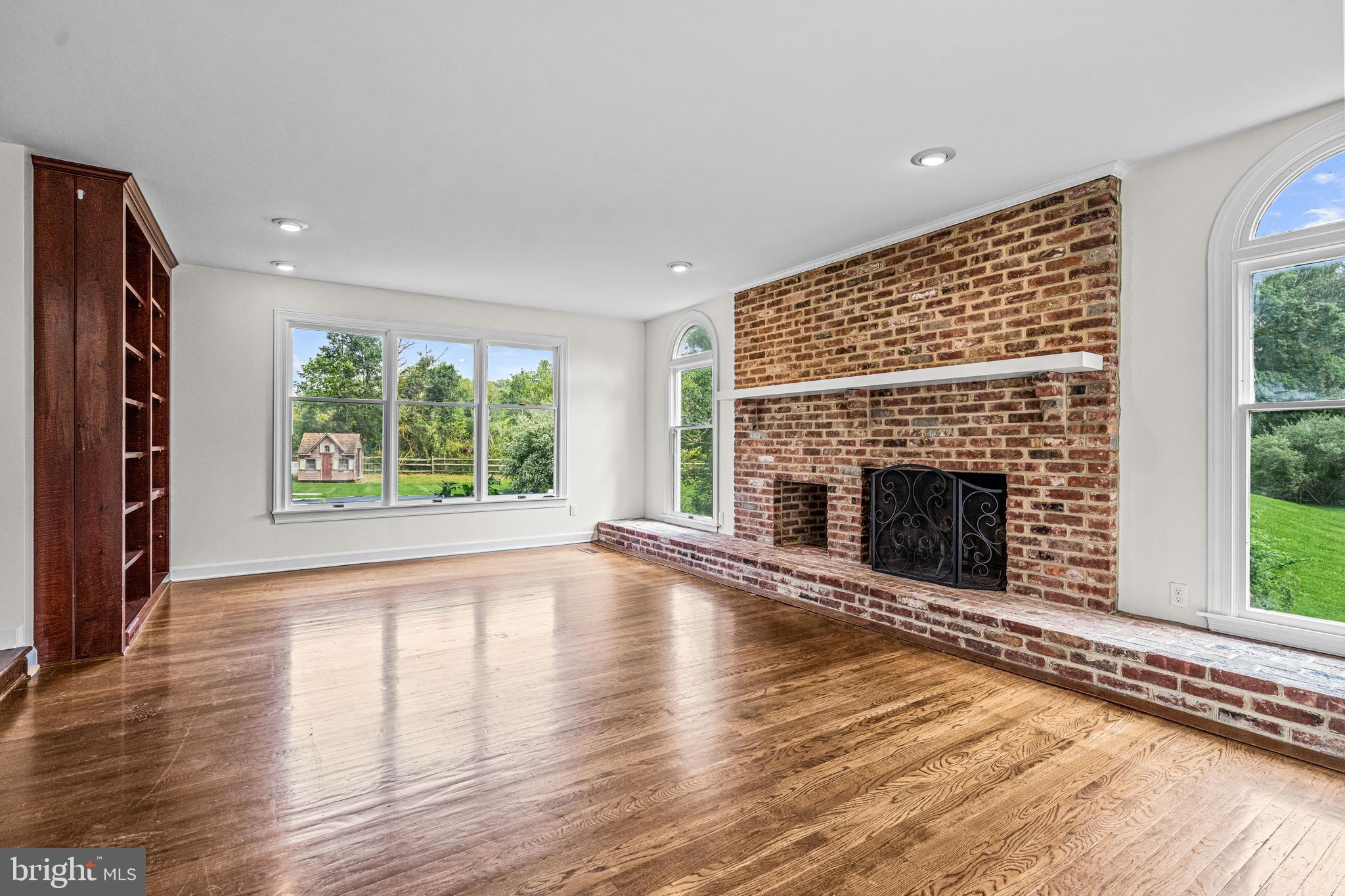 SOLEBURY FARMS EST - Residential