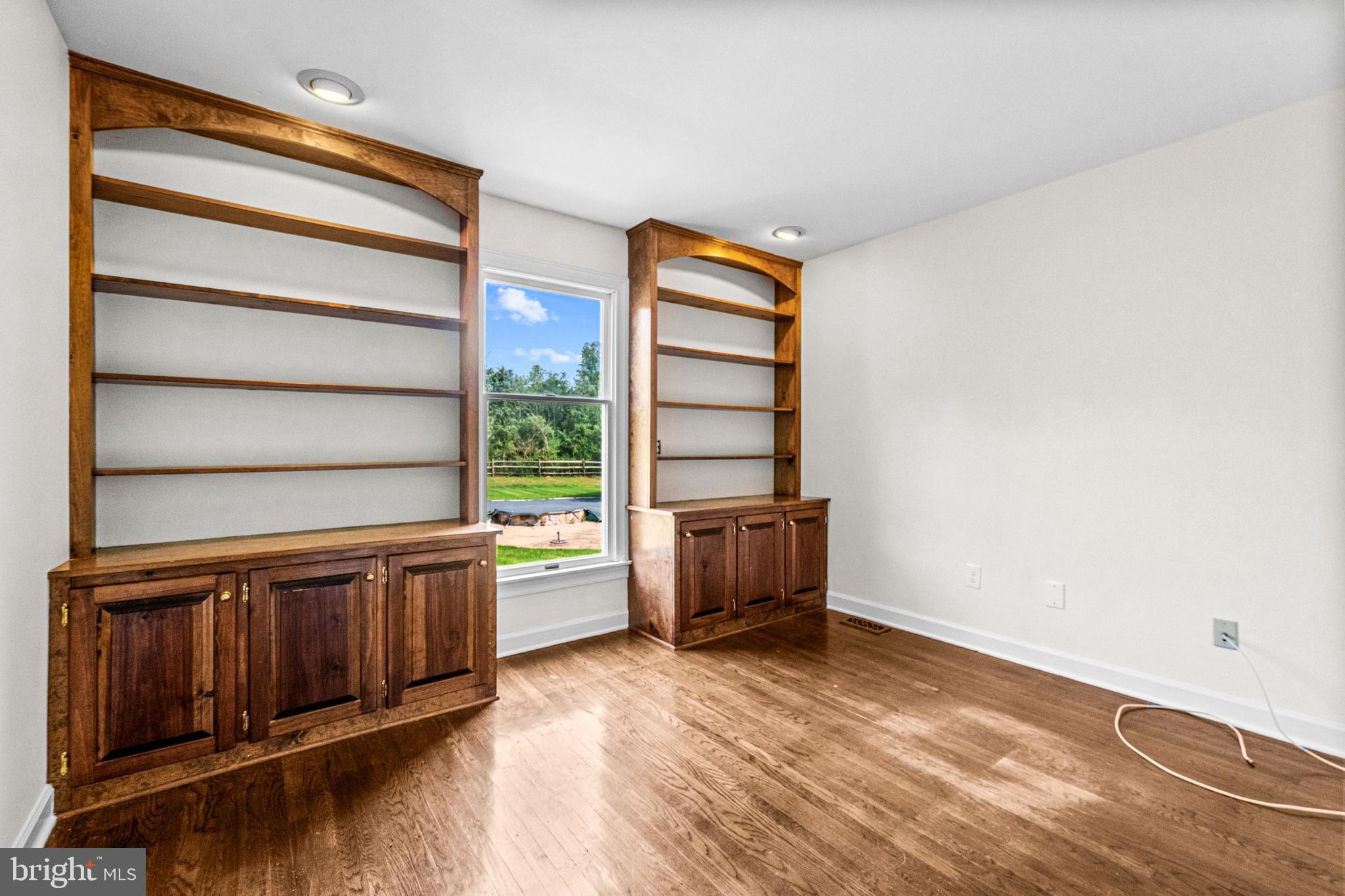 SOLEBURY FARMS EST - Residential