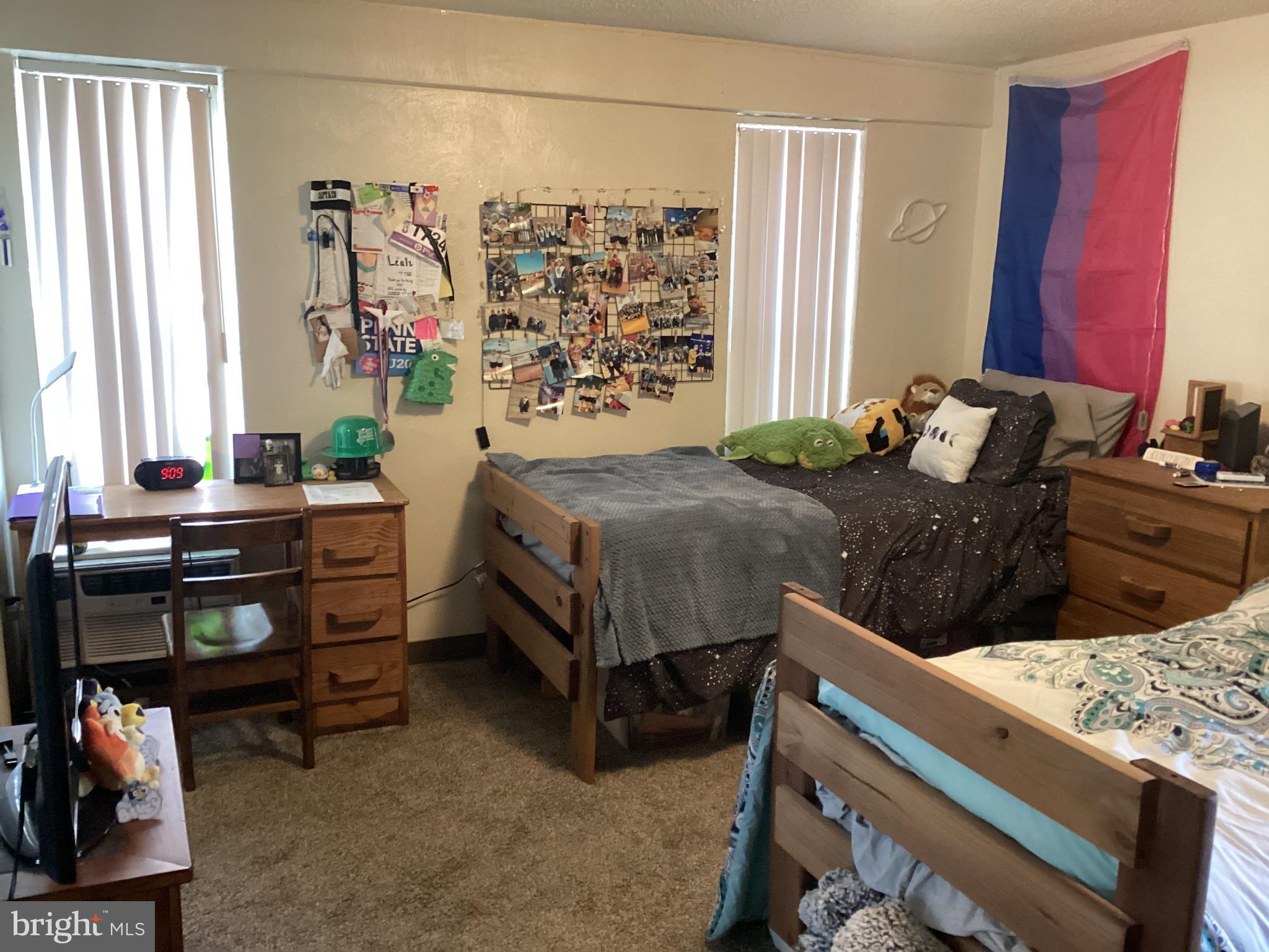 UNIVERSITY TOWERS - Residential