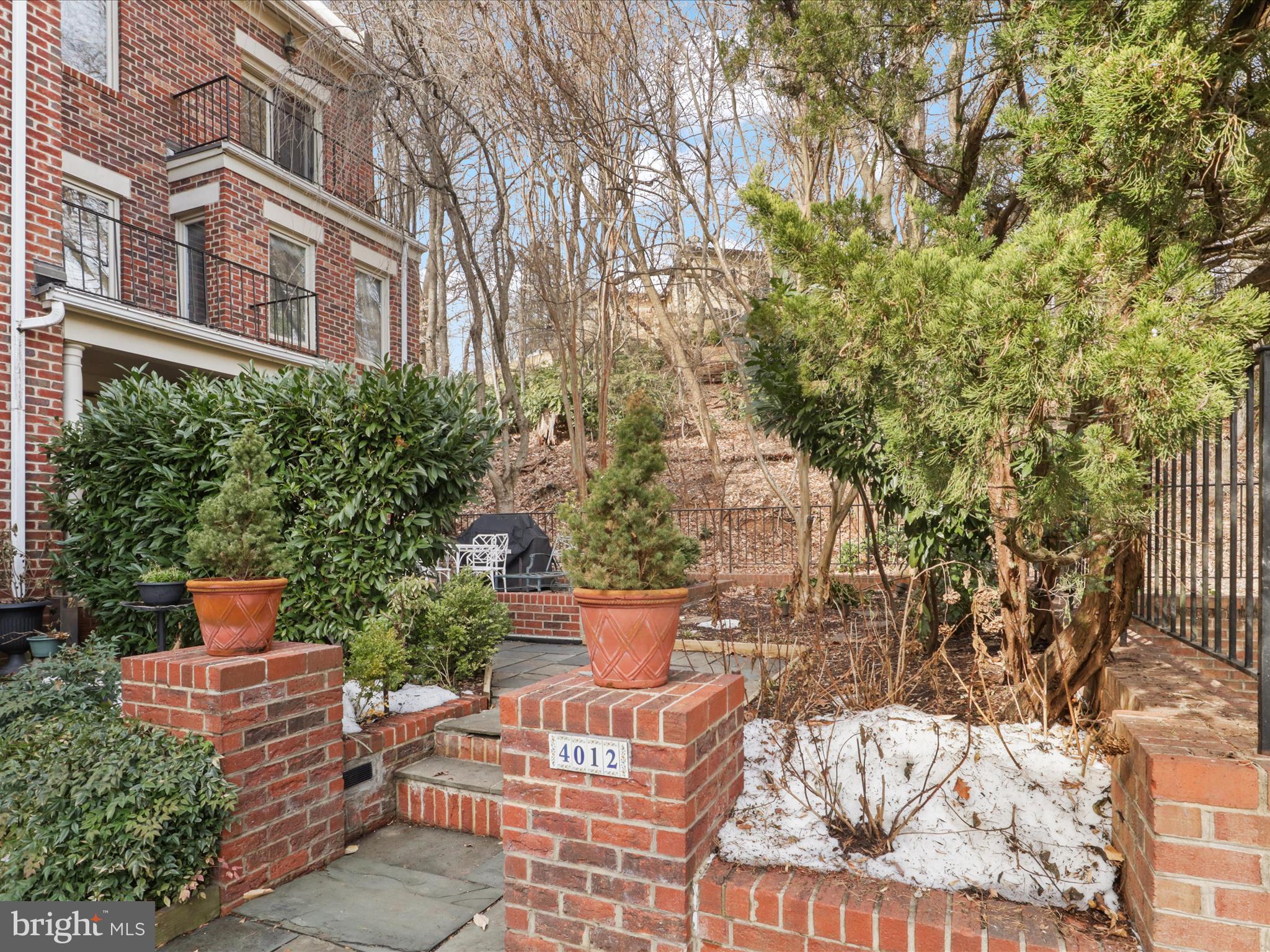 4012 CHANCERY COURT NW
