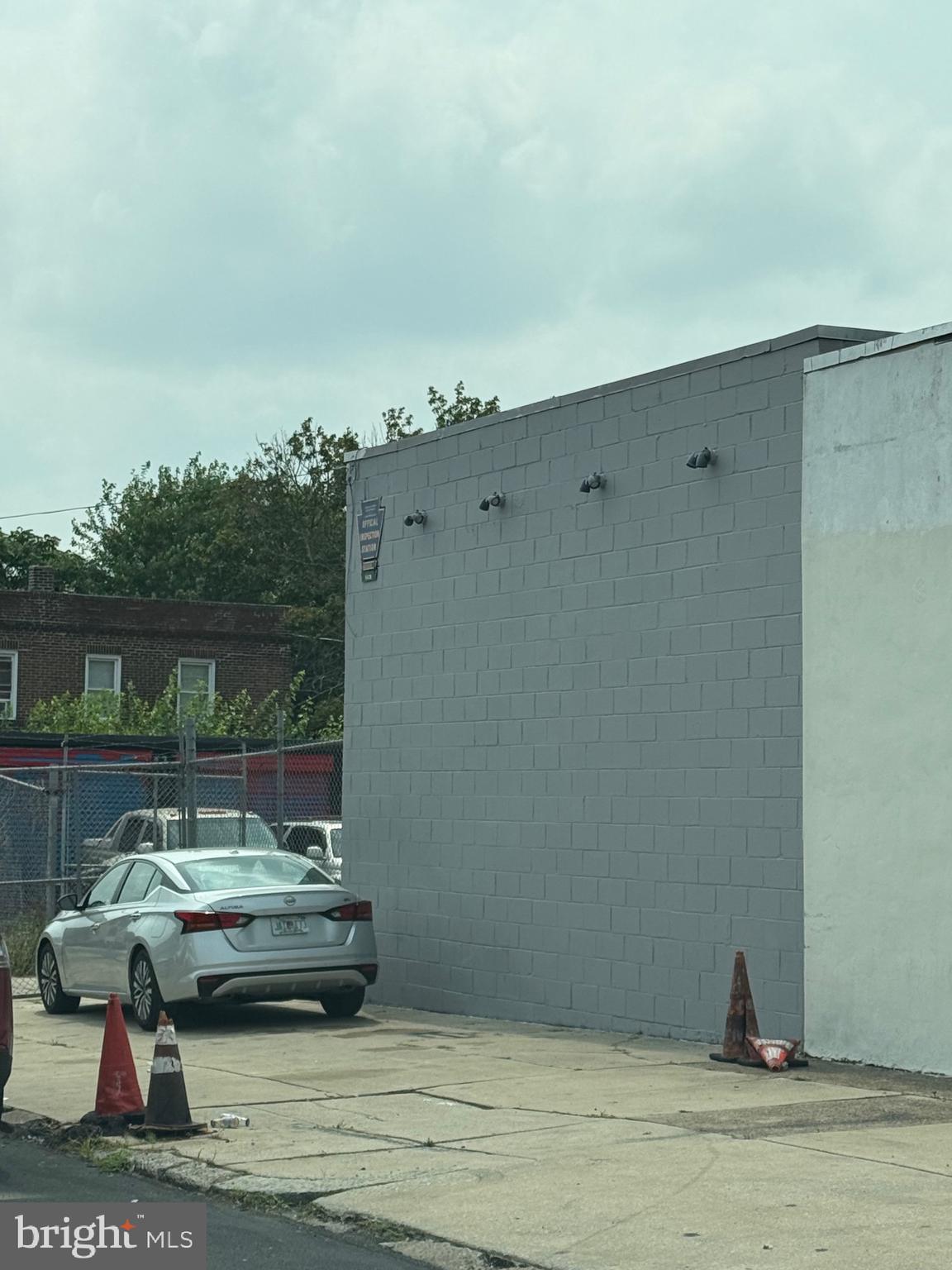 PHILADELPHIA (SOUTHWEST) - Commercial Lease