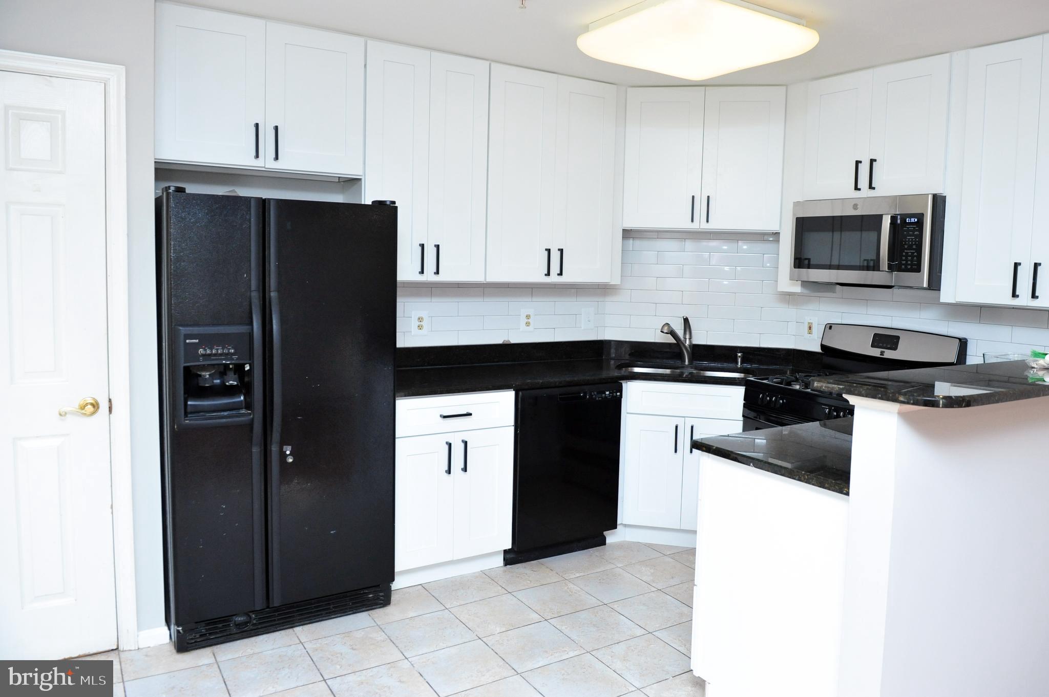 GREENBROOK MANOR PLAT 2> - Residential Lease