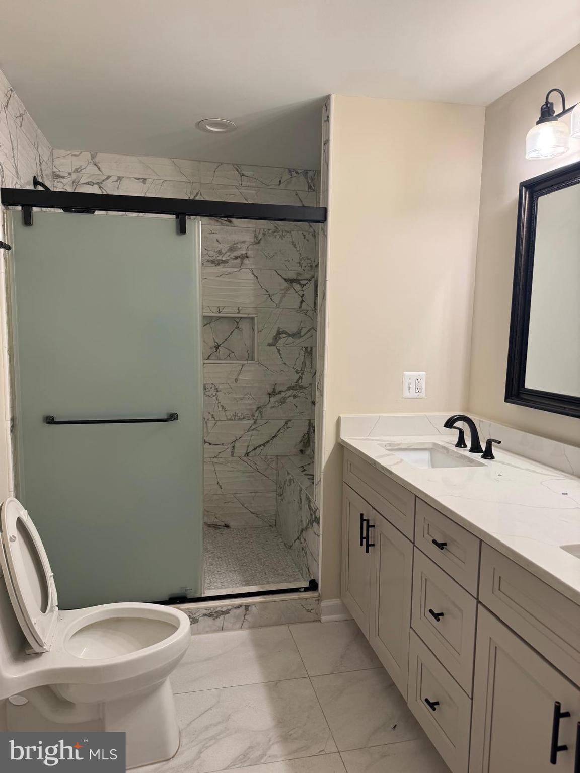 GREENBROOK MANOR PLAT 2> - Residential Lease