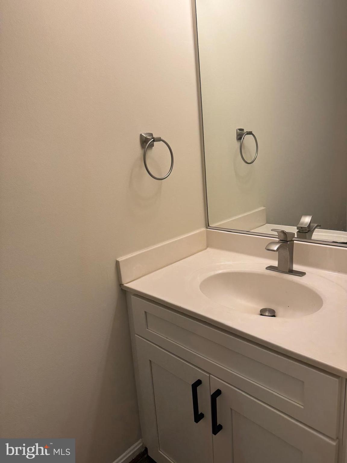 GREENBROOK MANOR PLAT 2> - Residential Lease