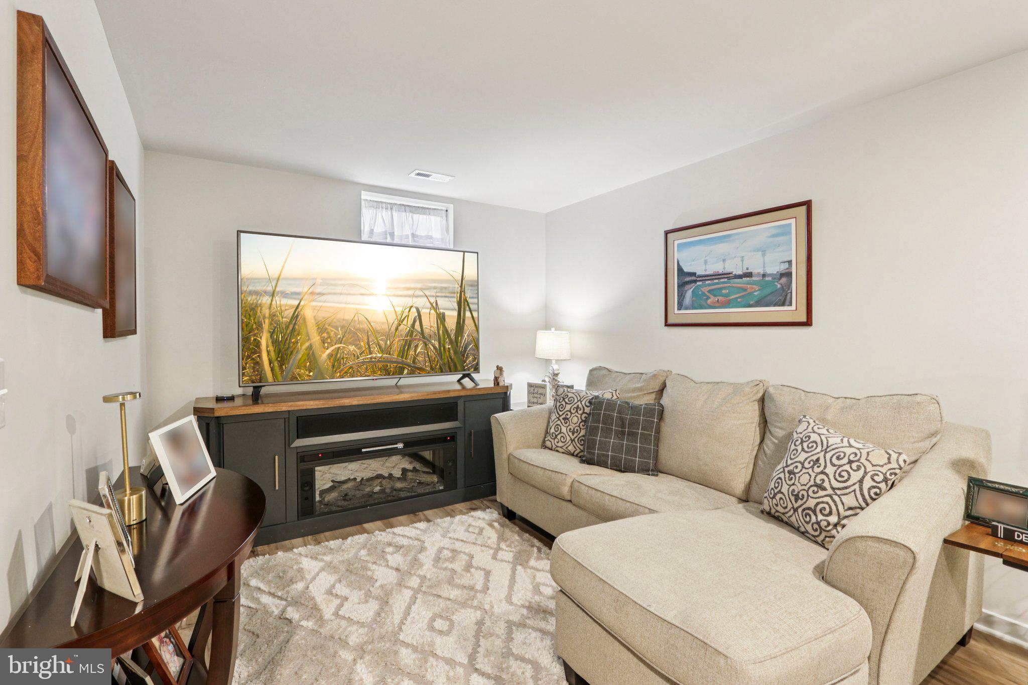 BRINLEY COURT - Residential