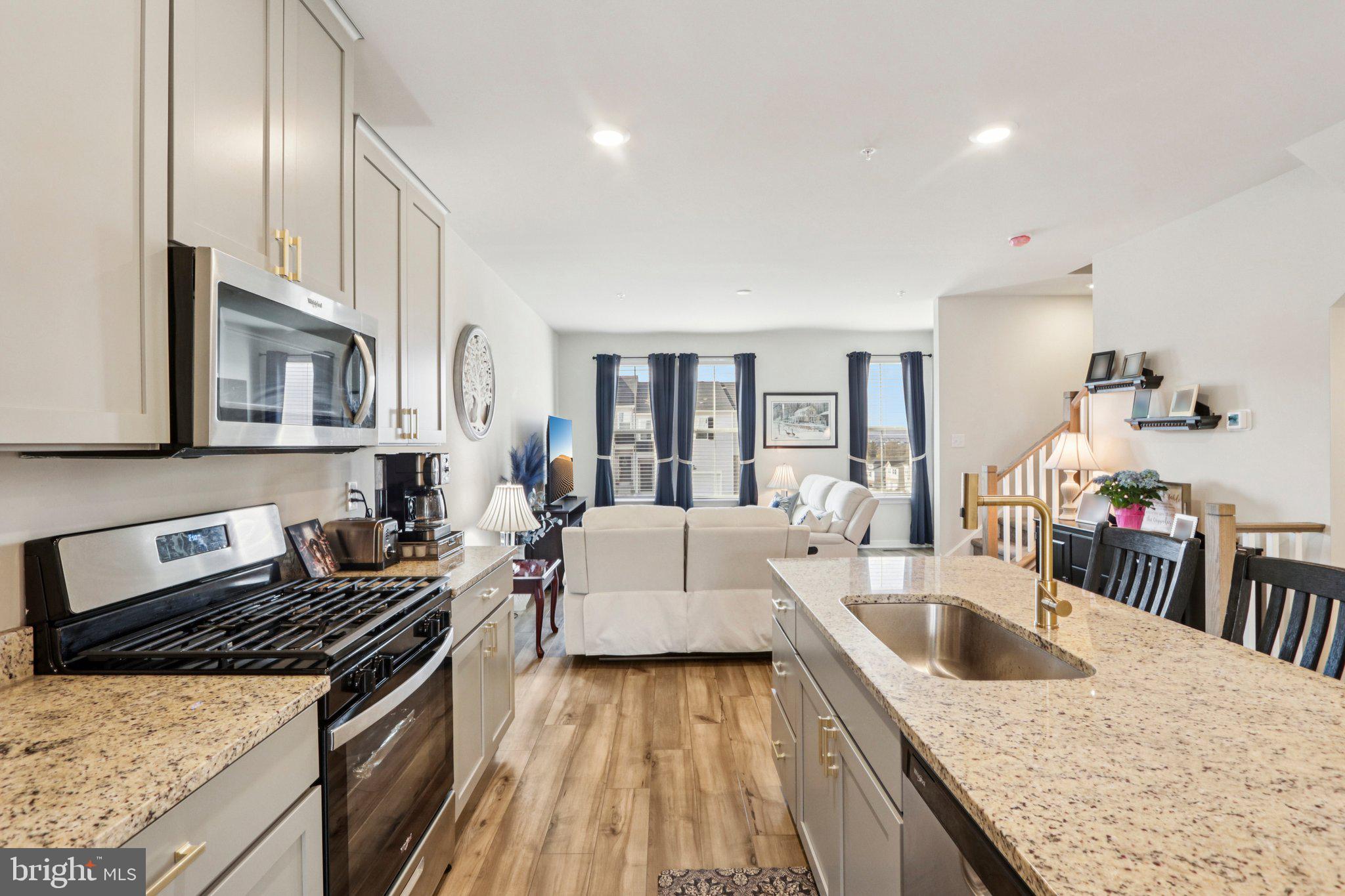 BRINLEY COURT - Residential