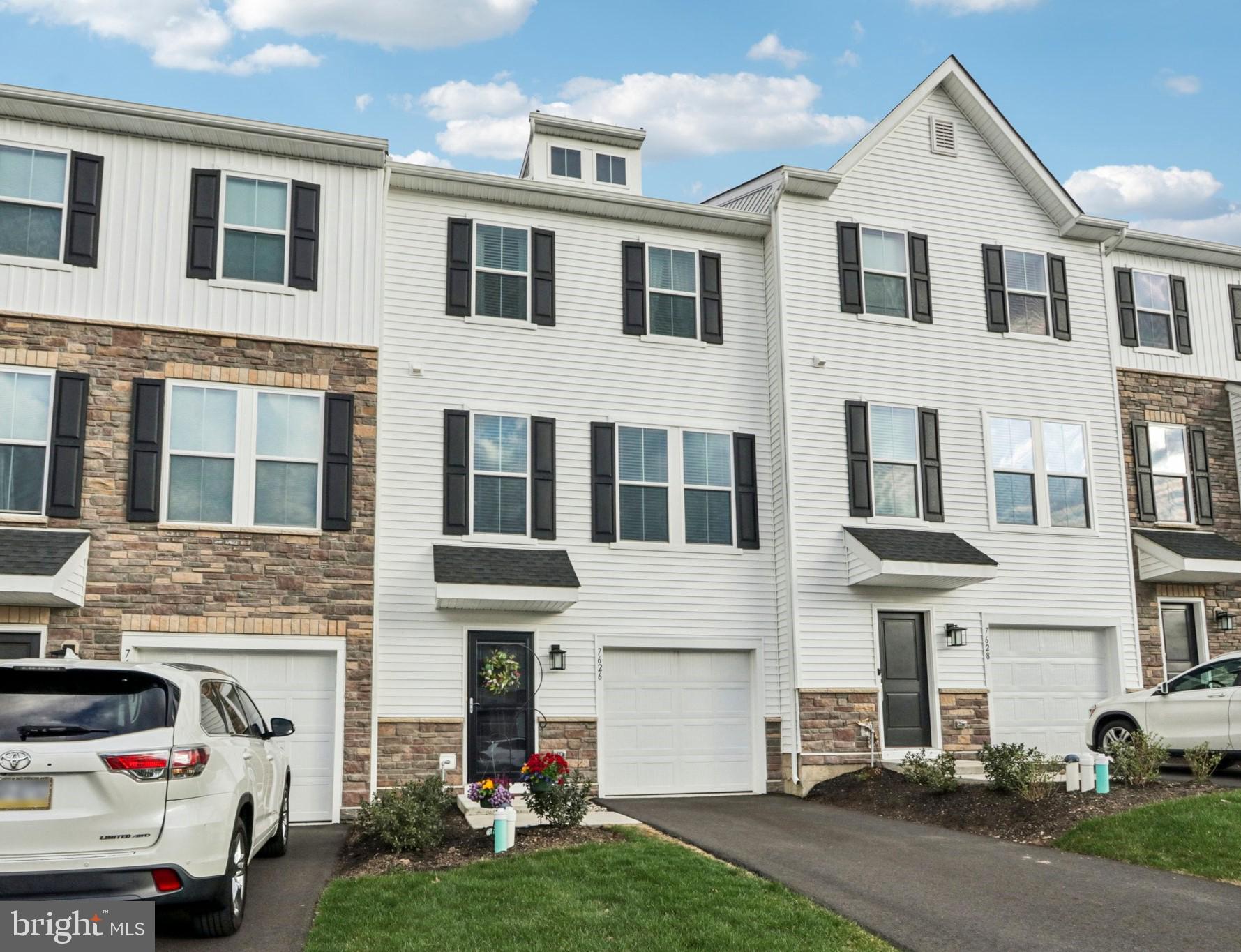 BRINLEY COURT - Residential