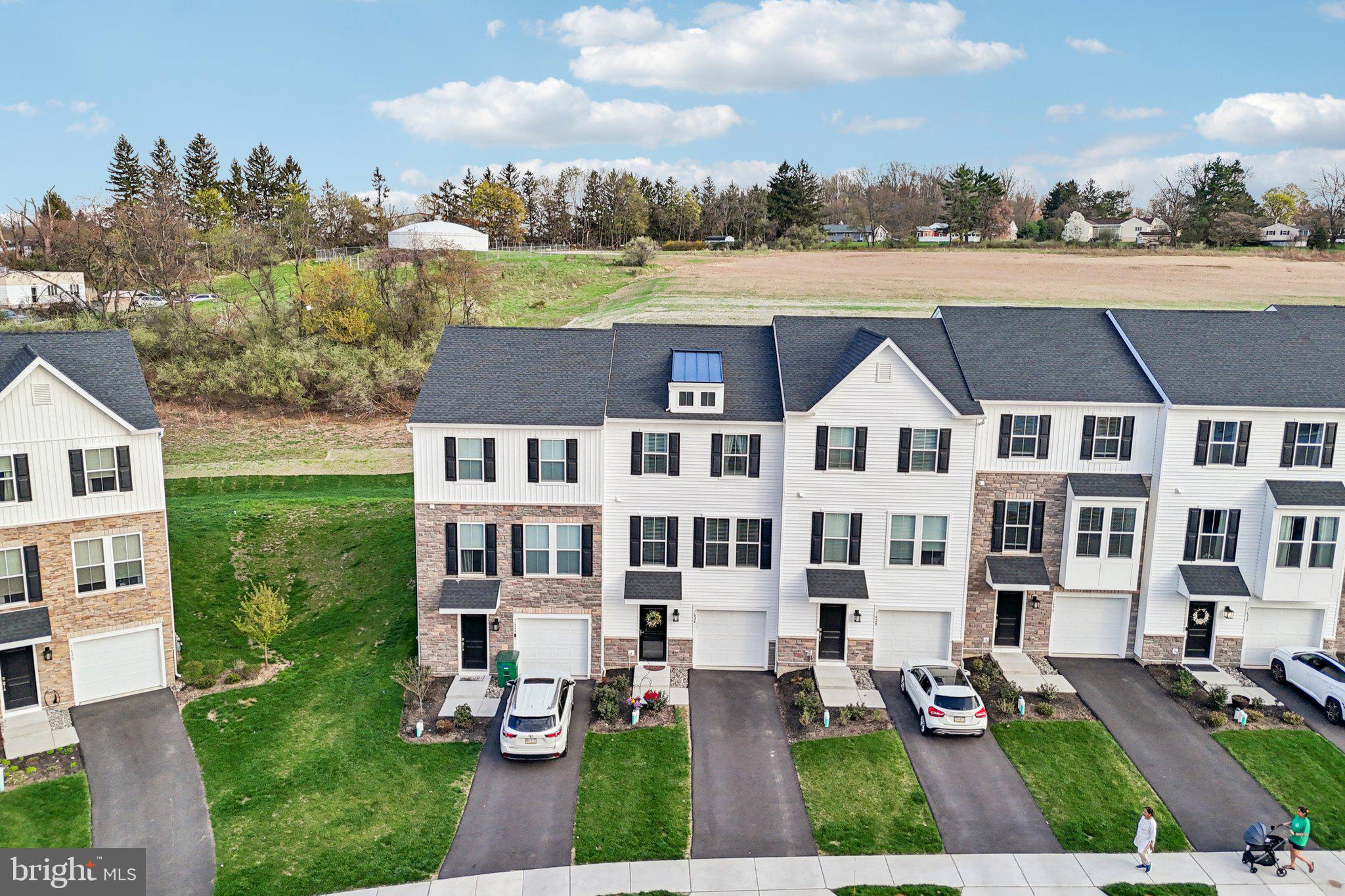 BRINLEY COURT - Residential