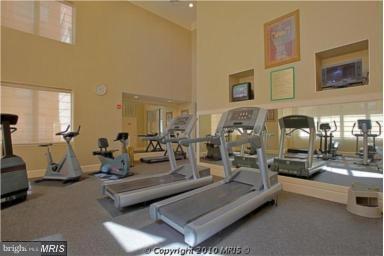 LEXINGTON SQUARE - Residential Lease