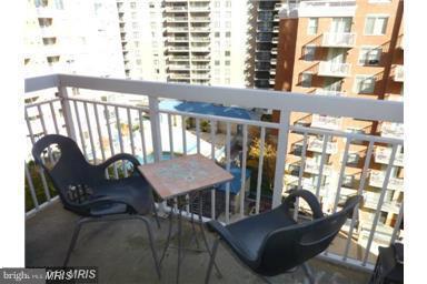 LEXINGTON SQUARE - Residential Lease