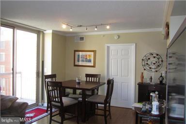 LEXINGTON SQUARE - Residential Lease