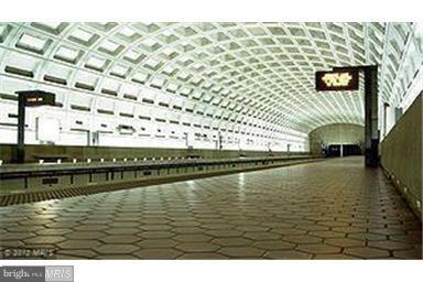 LEXINGTON SQUARE - Residential Lease