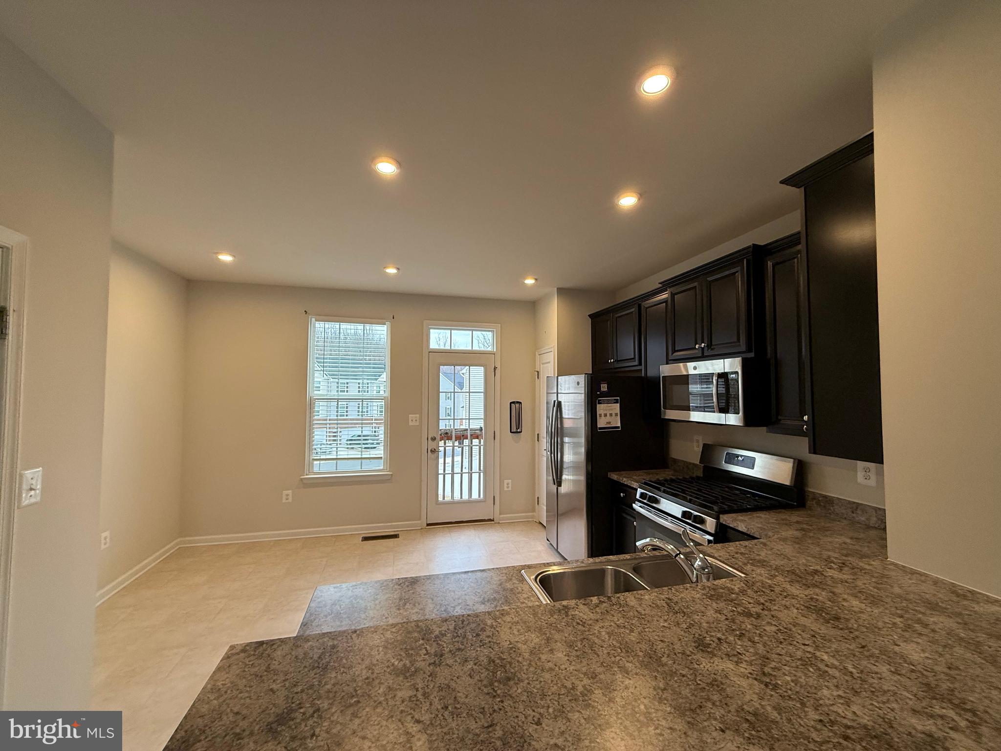 RAPPAHANNOCK LANDING - Residential Lease