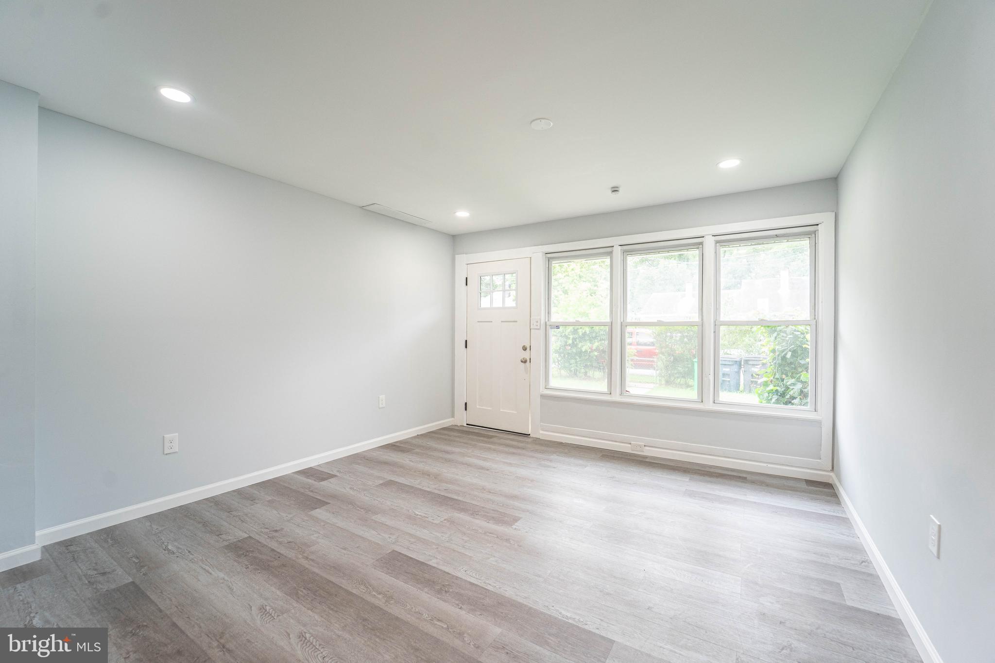 7708 BENDER ROAD