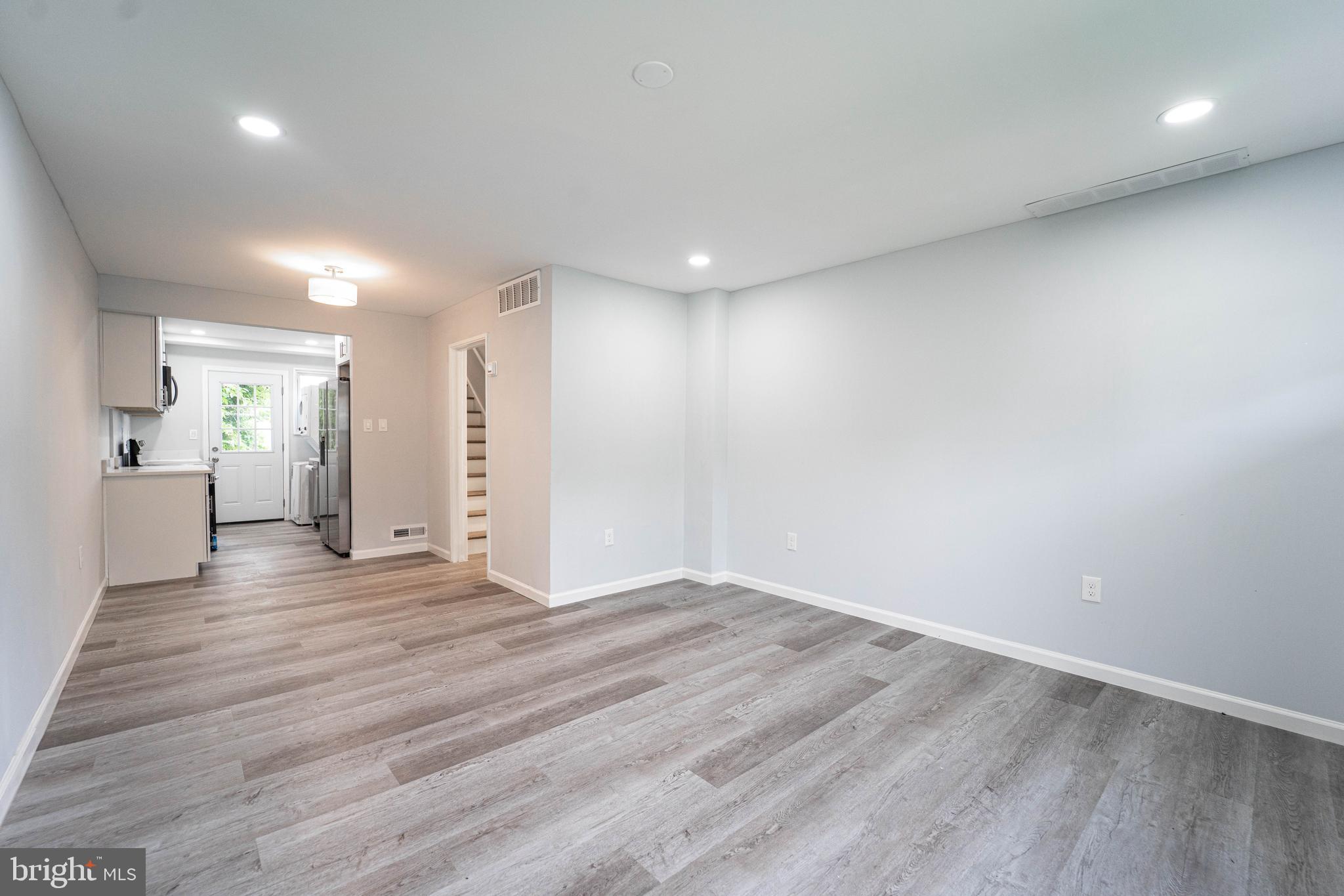 7708 BENDER ROAD