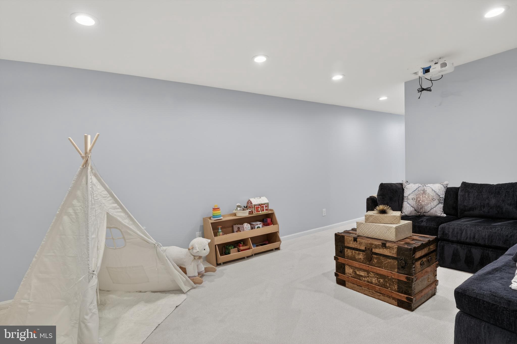 POTOMAC CHASE - Residential