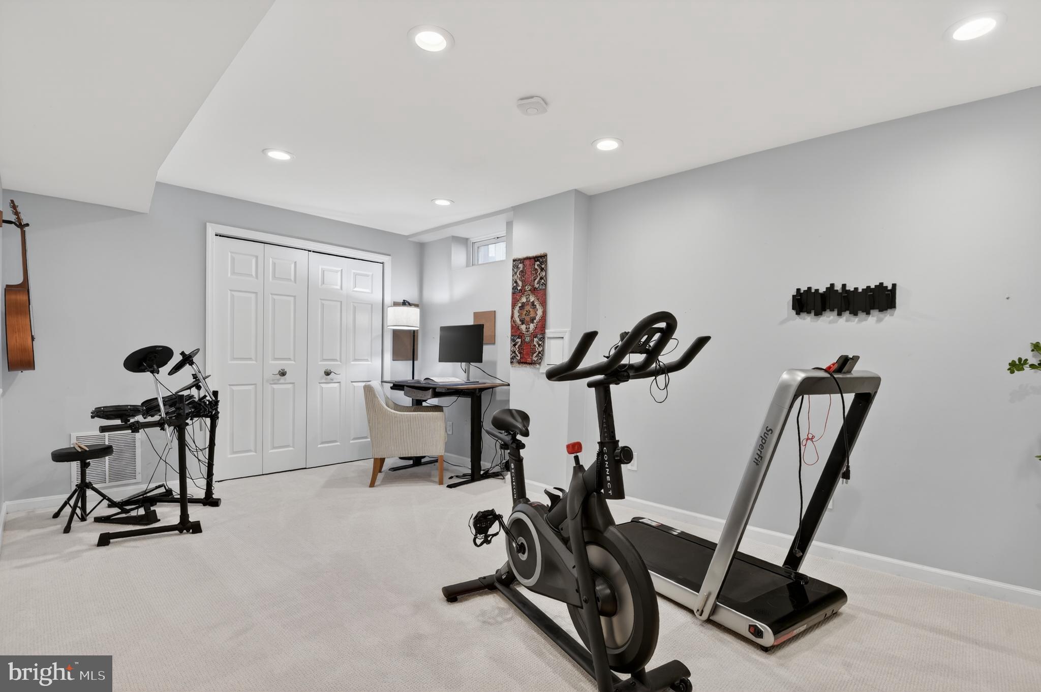 POTOMAC CHASE - Residential