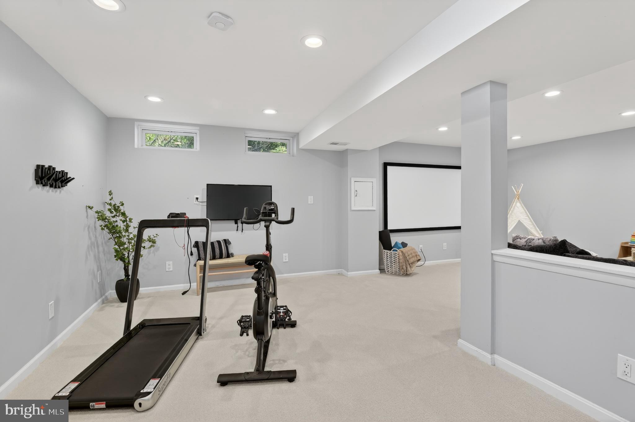 POTOMAC CHASE - Residential