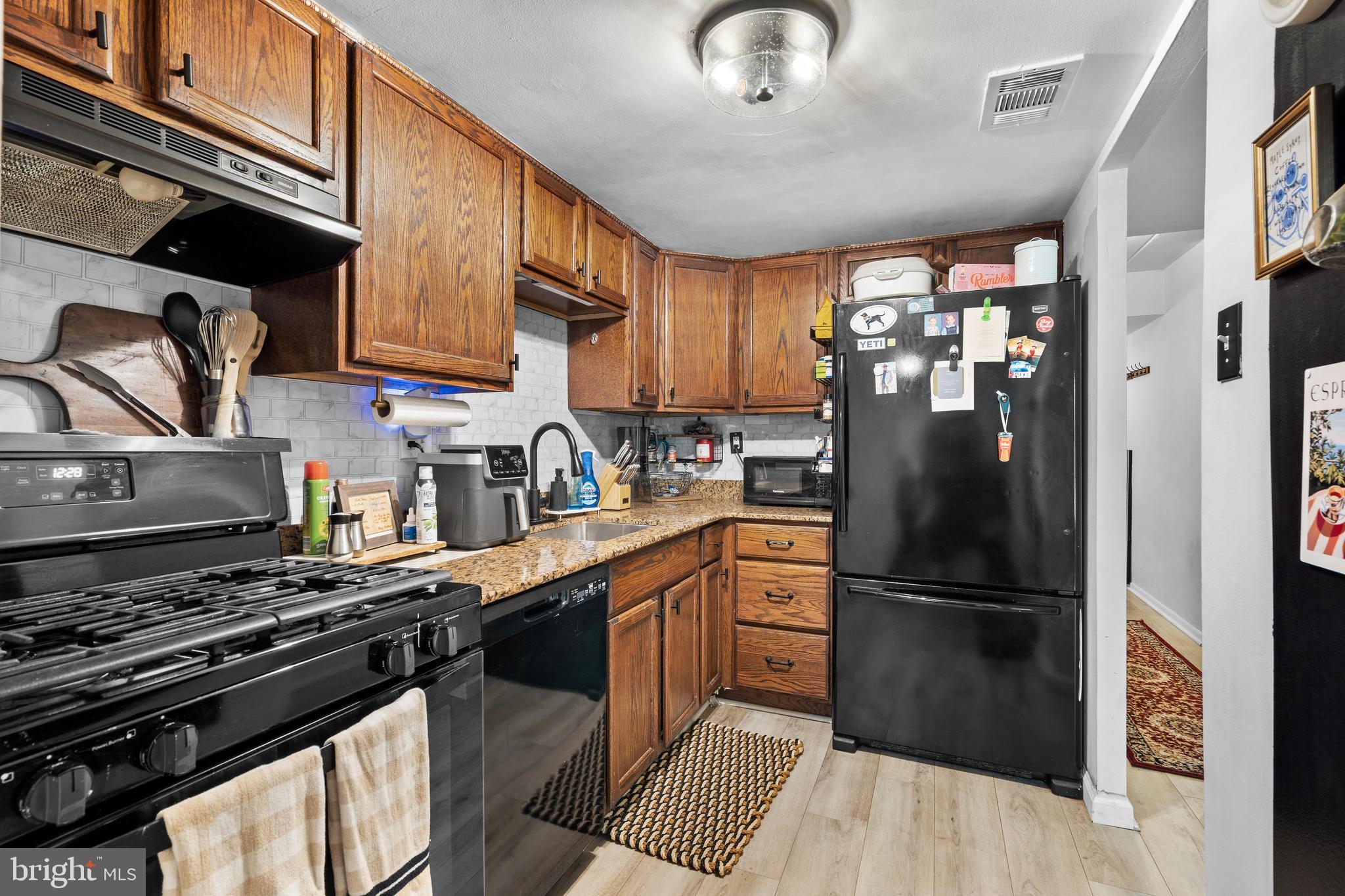 263 SHAWMONT AVENUE 00 9C2
