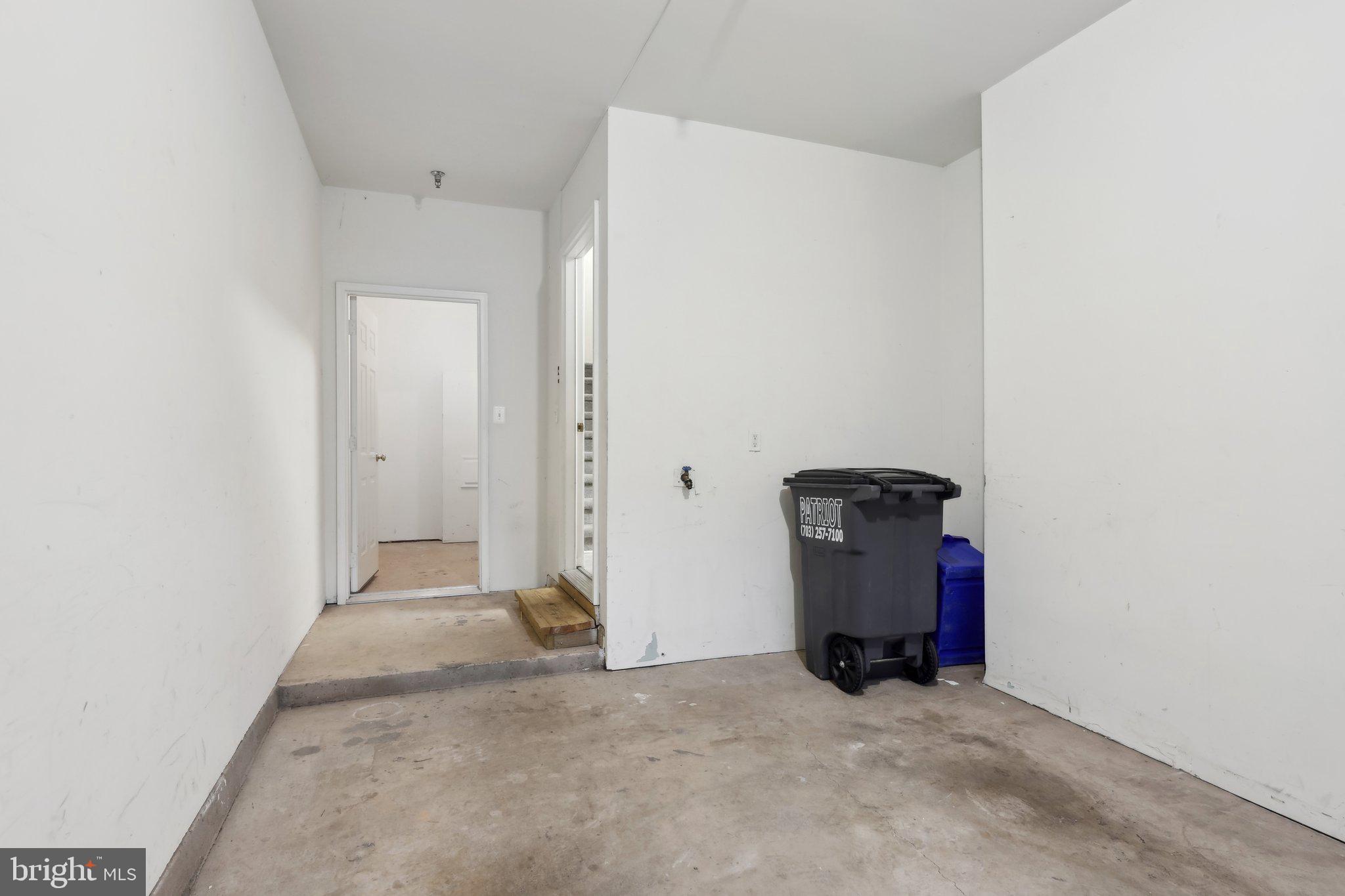 RIDGES AT BELMONT - Residential Lease