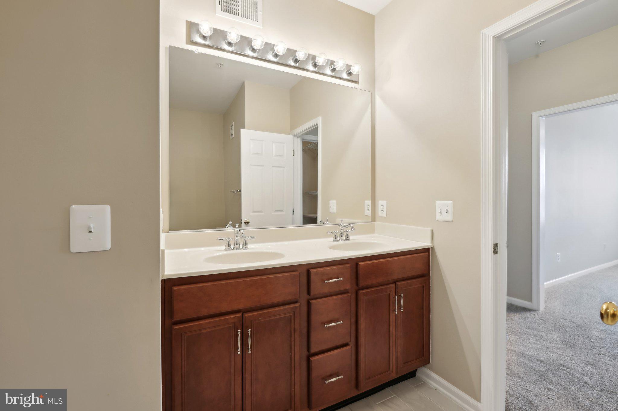 RIDGES AT BELMONT - Residential Lease