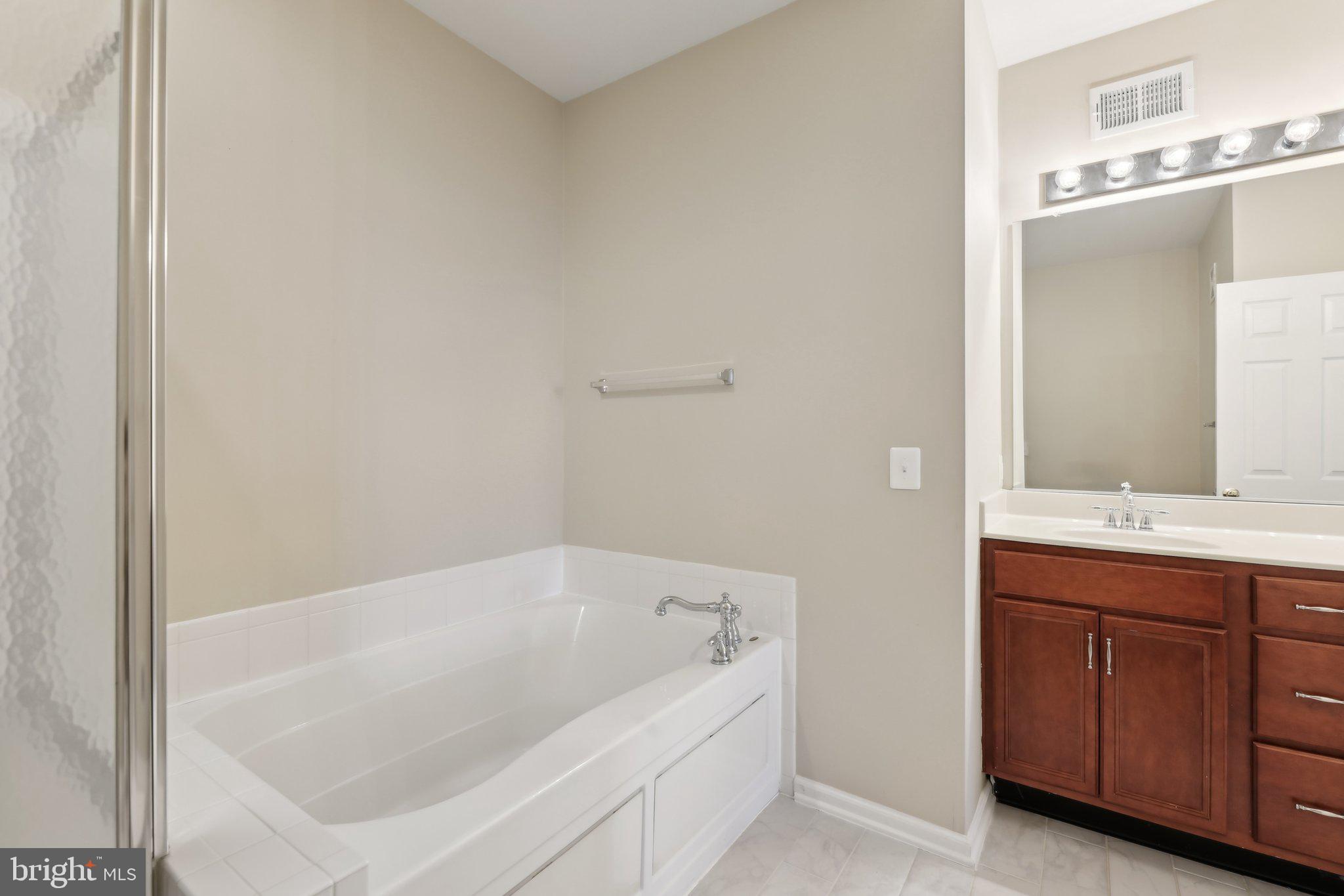 RIDGES AT BELMONT - Residential Lease