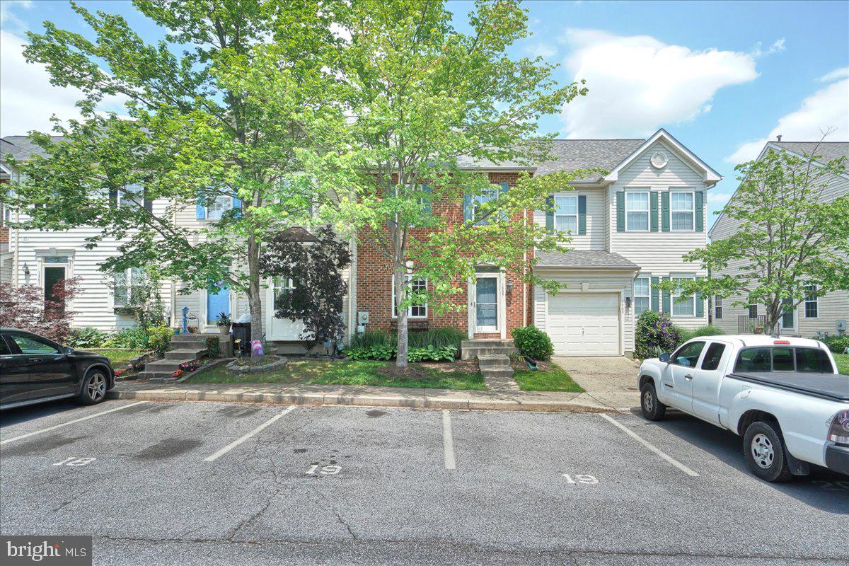 TWIN ARCH CROSSING - Residential