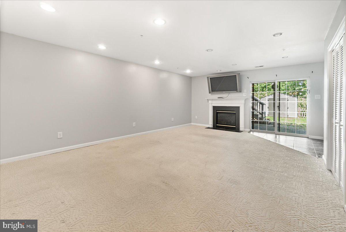 TWIN ARCH CROSSING - Residential