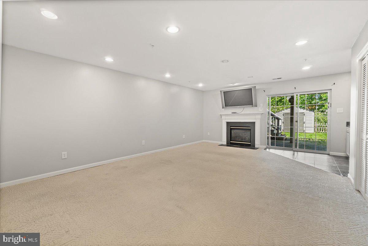 TWIN ARCH CROSSING - Residential