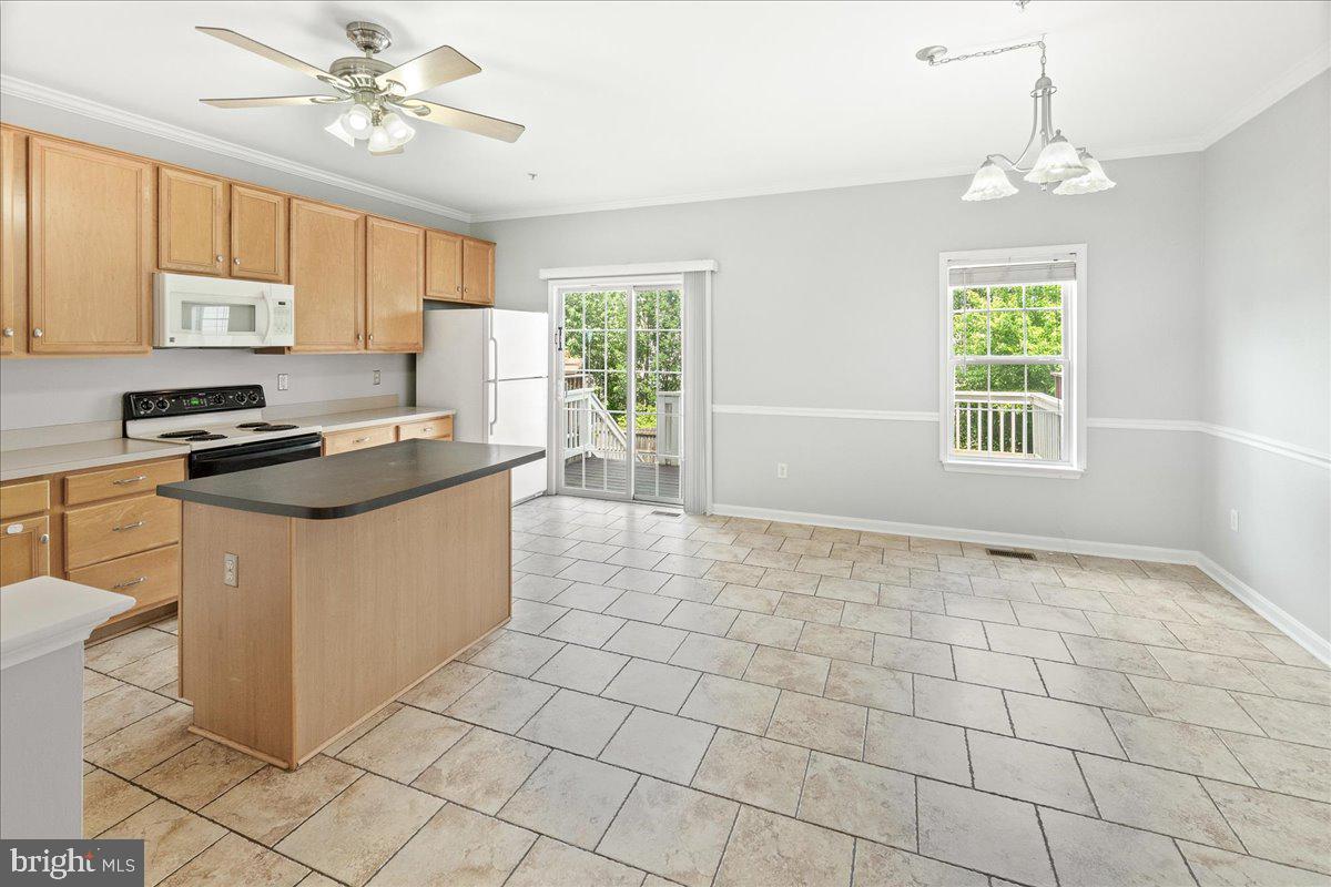 TWIN ARCH CROSSING - Residential