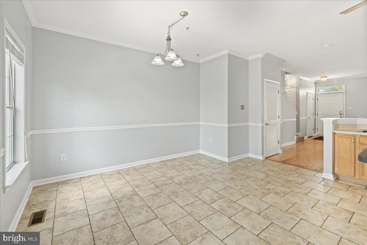 TWIN ARCH CROSSING - Residential