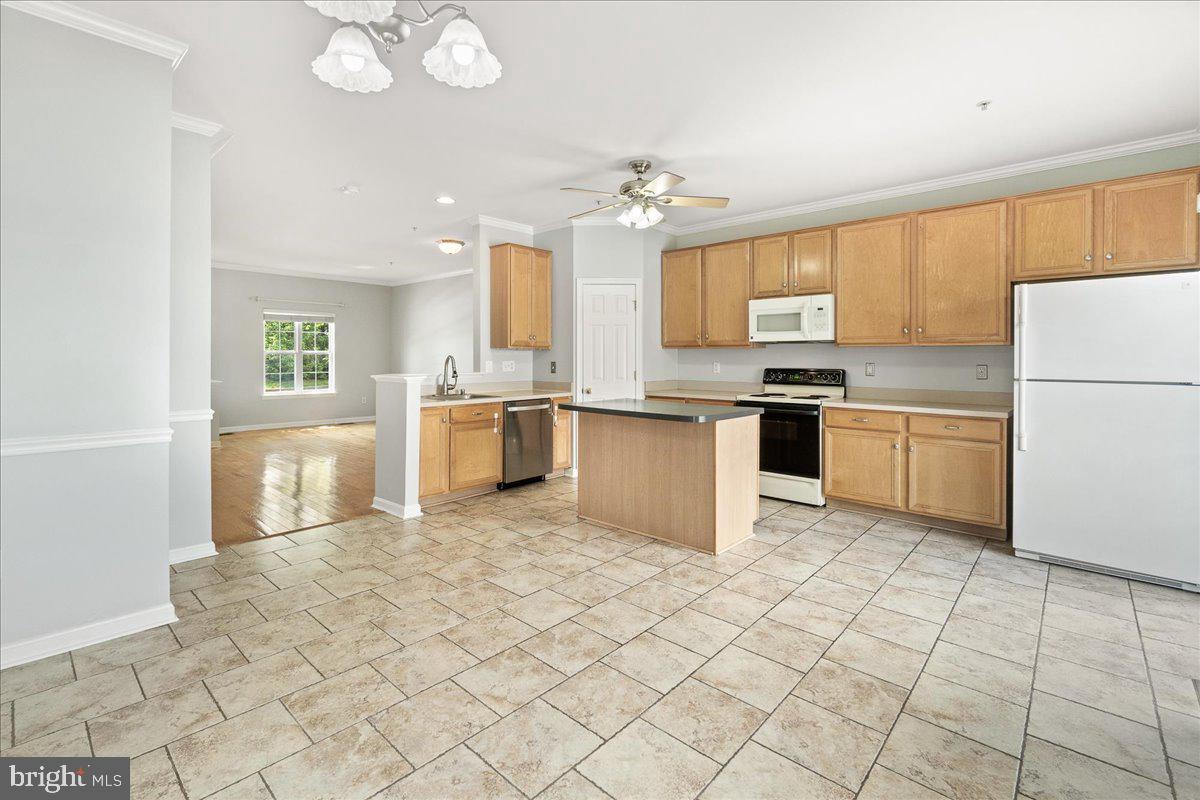 TWIN ARCH CROSSING - Residential