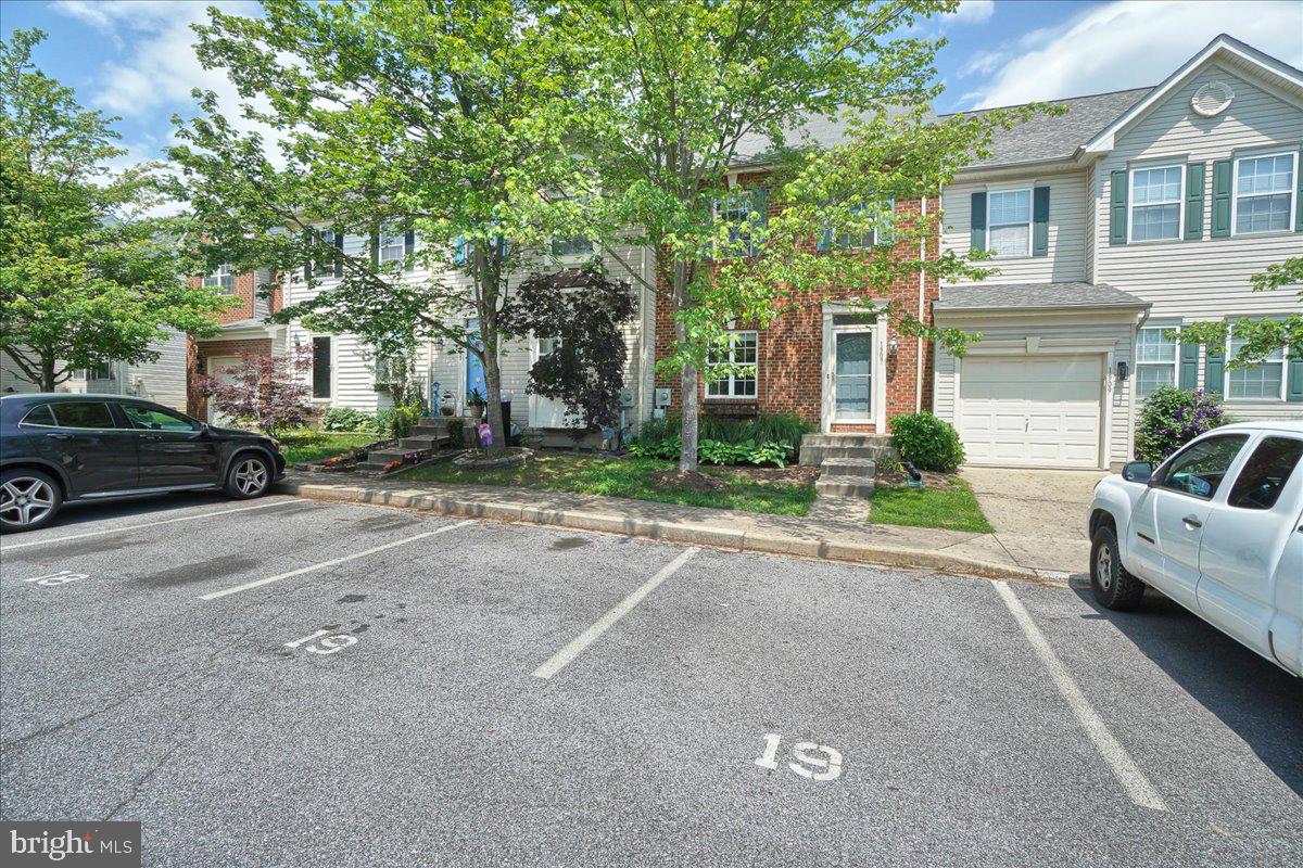 TWIN ARCH CROSSING - Residential