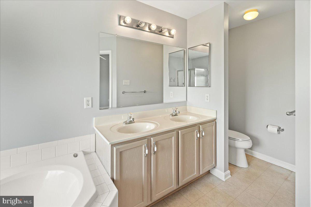 TWIN ARCH CROSSING - Residential