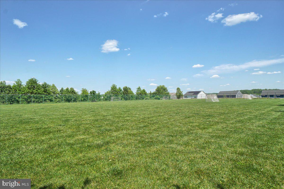 TWIN ARCH CROSSING - Residential