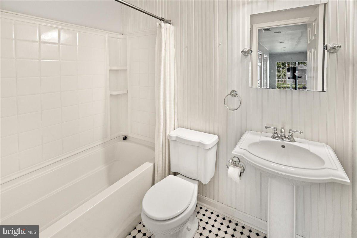 TWIN ARCH CROSSING - Residential