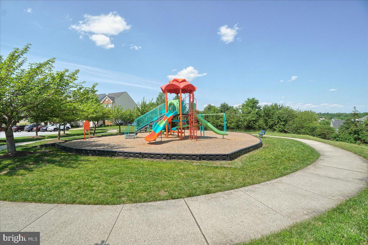 TWIN ARCH CROSSING - Residential