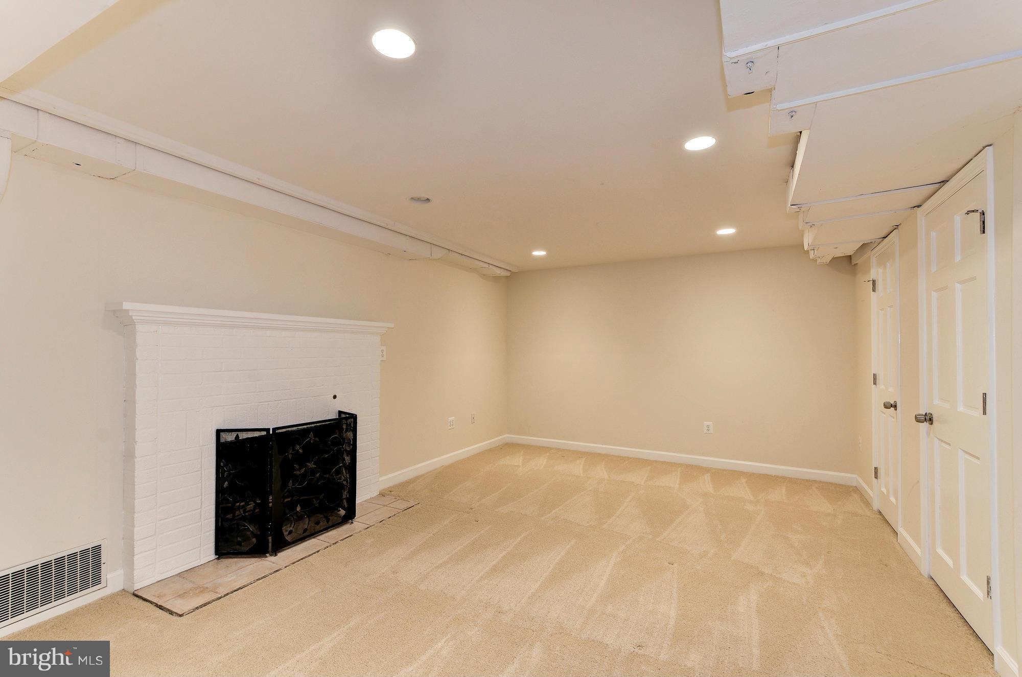 ROLLINGWOOD - Residential