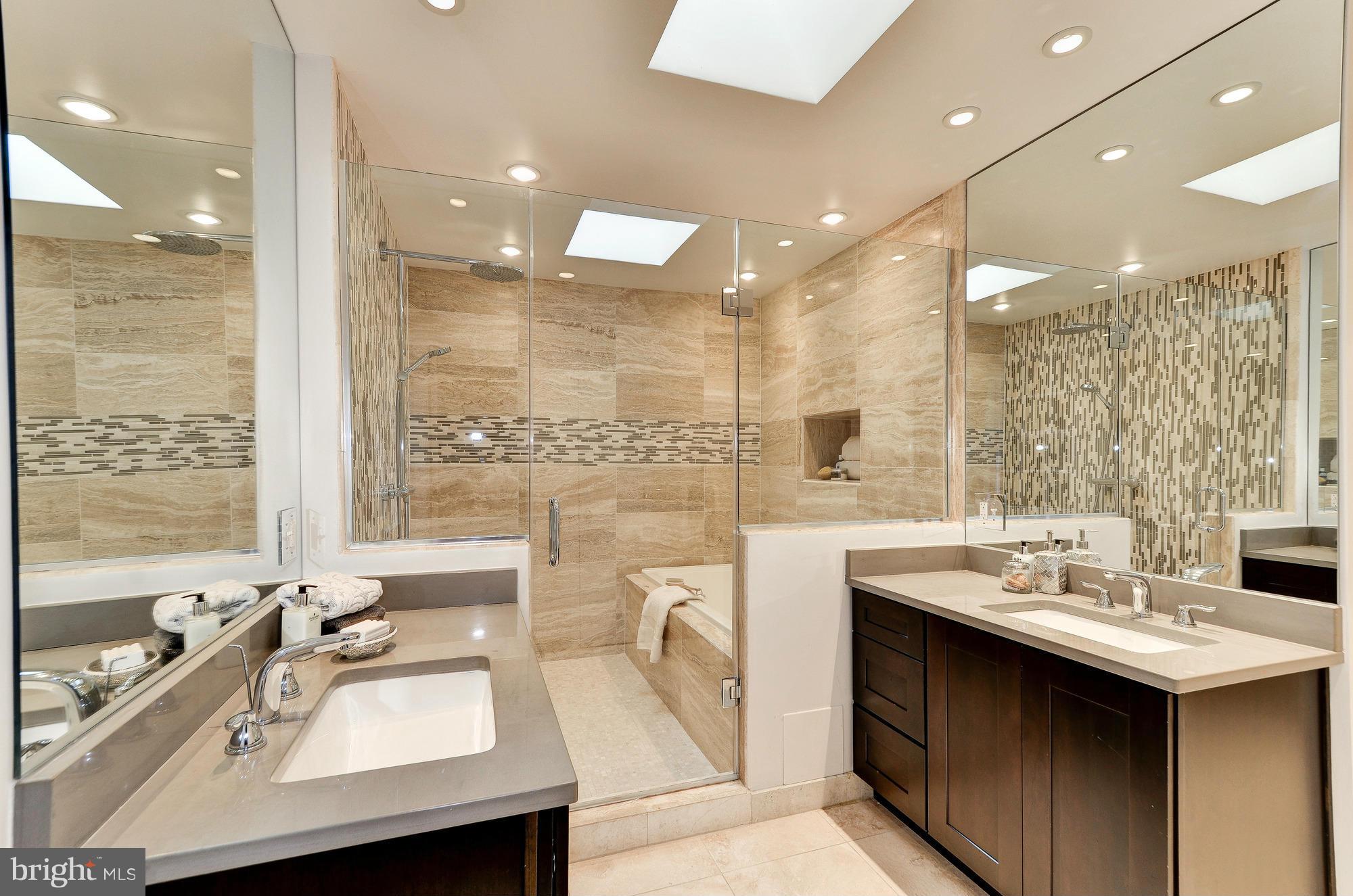 ROLLINGWOOD - Residential